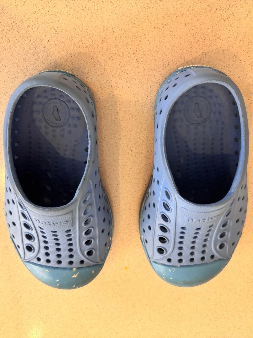 Native Toddler Water shoes T5 blue - great condition